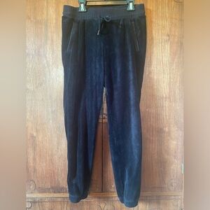 Athleta black fuzzy pants joggers